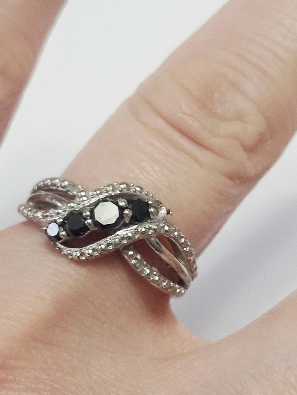 Sterling Silver Black & White Stone Infinity Ring size 6 one Stone Missing - Picture 6 of 11